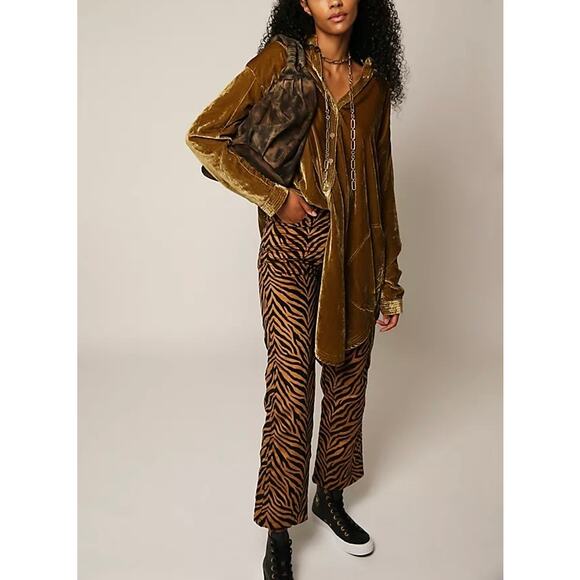 TACH CLOTHING Rumba Velvet Pants Womens Small Tiger Print High Rise Tapered Leg - Picture 1 of 16